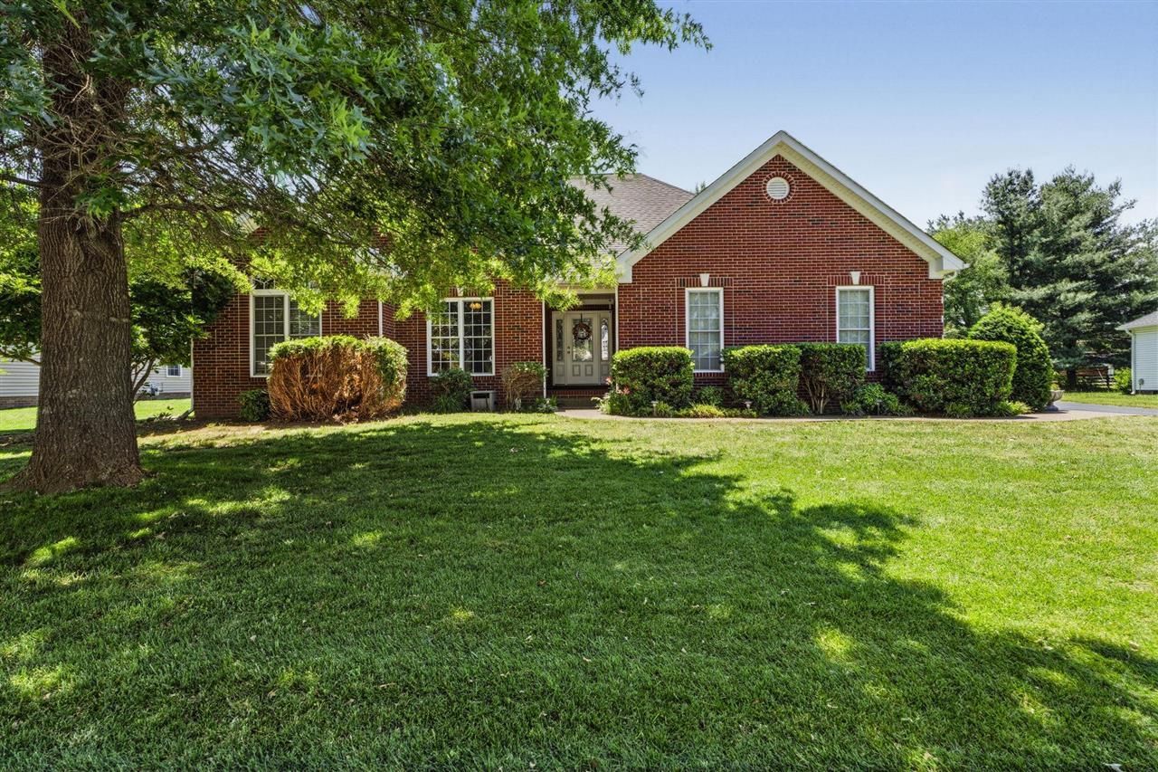 829 Divot Circle , Bowling Green, KY 42104 Main Photo