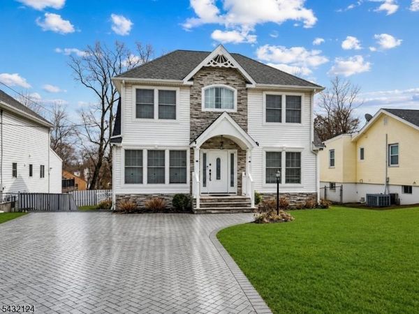 37 Jersey Ave, Edison, NJ 08820