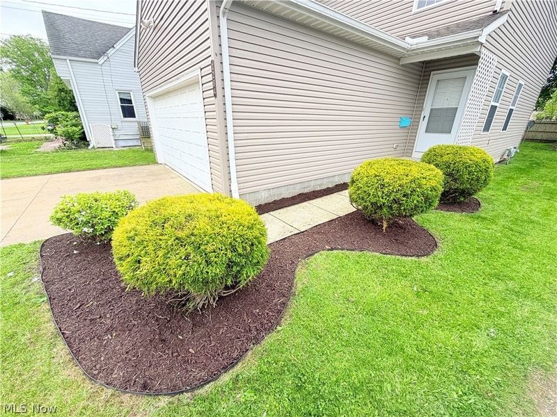 1284 E 348th Street, Eastlake, OH 44095 Photo 3