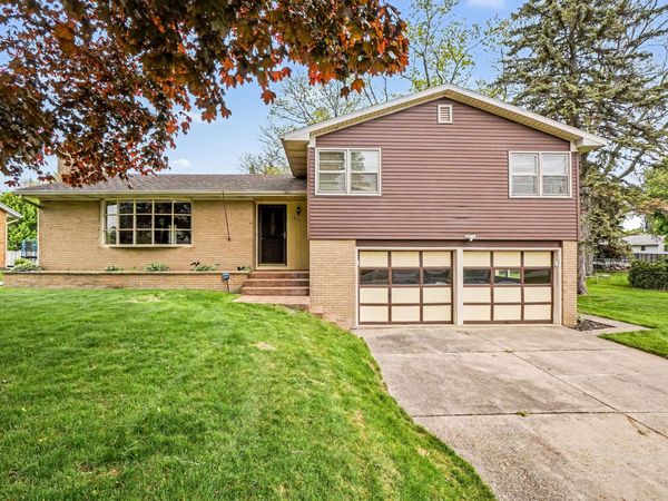 7431 Thomas Avenue, Jenison, MI 49428