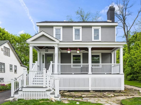 331 E Russell Street, Barrington, IL 60010