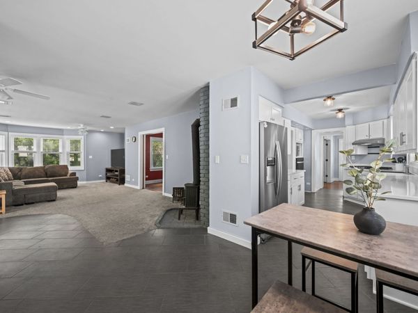331 E Russell Street , Barrington, IL 60010