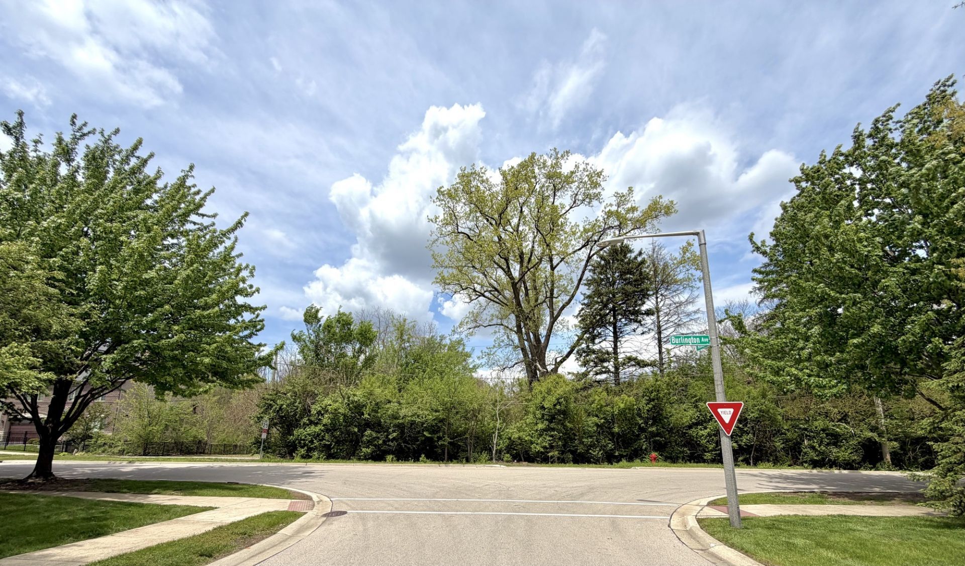 24w554 Burlington Avenue , Naperville, IL 60563 Main Photo