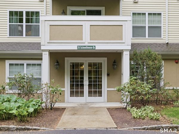 26 Schoolhouse, Unit 101, West Hartford, CT 06110