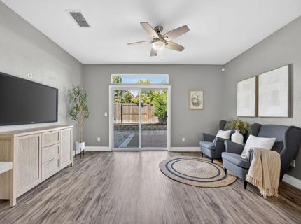 7915 Neyland Way, Sacramento, CA 95829 Photo