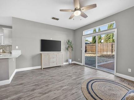7915 Neyland Way, Sacramento, CA 95829 Photo