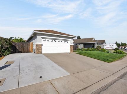 7915 Neyland Way, Sacramento, CA 95829 Photo