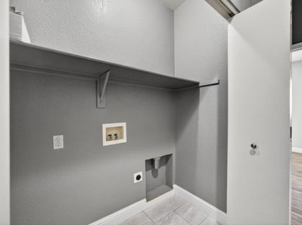 7915 Neyland Way, Sacramento, CA 95829 Photo