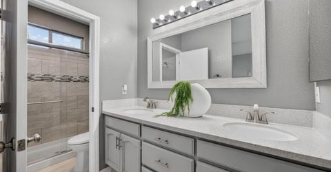 7915 Neyland Way, Sacramento, CA 95829 Photo