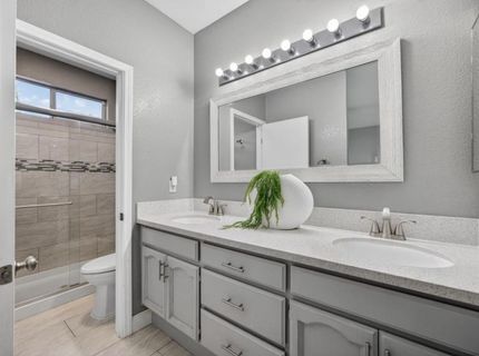 7915 Neyland Way, Sacramento, CA 95829 Photo