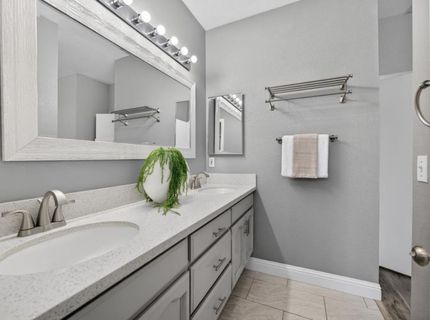 7915 Neyland Way, Sacramento, CA 95829 Photo
