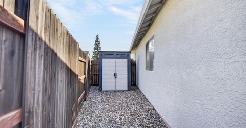 7915 Neyland Way, Sacramento, CA 95829 Photo
