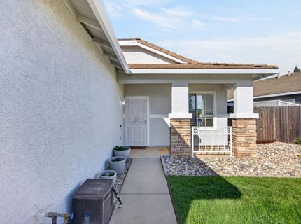 7915 Neyland Way, Sacramento, CA 95829 Photo