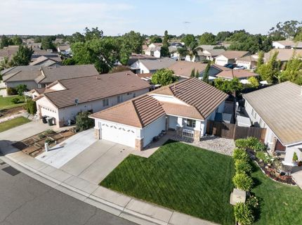 7915 Neyland Way, Sacramento, CA 95829 Photo