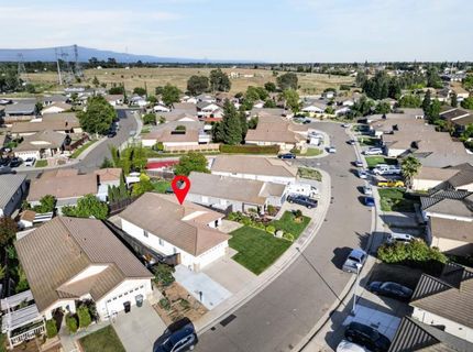 7915 Neyland Way, Sacramento, CA 95829 Photo
