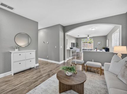 7915 Neyland Way, Sacramento, CA 95829 Photo