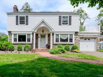 427 Westminster Road Rockville Centre, NY 11570