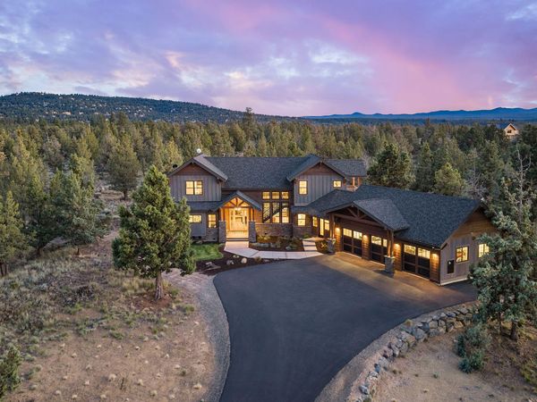 20055 Pacific Heights Road, Bend, OR 97703