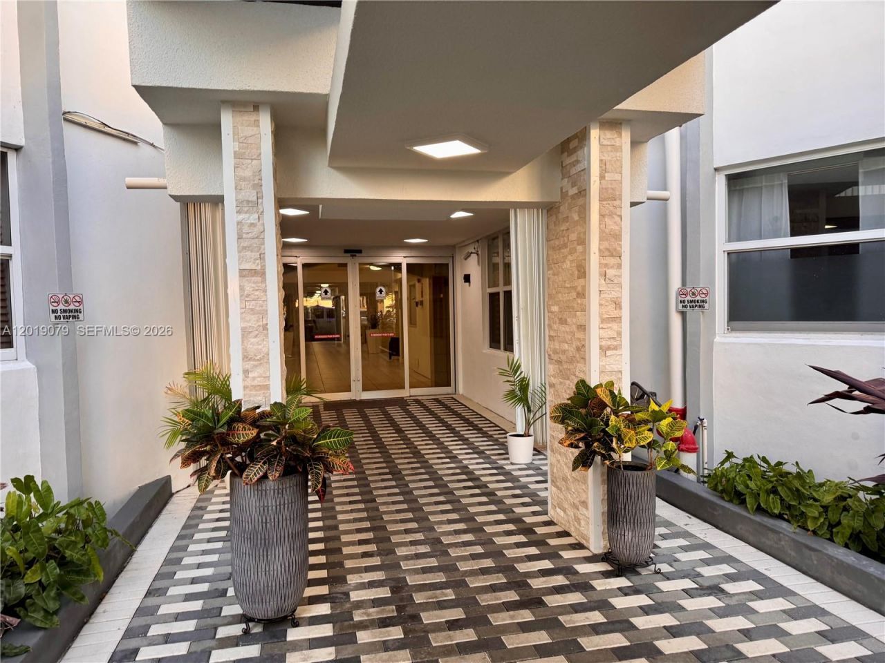 1913 S Ocean Dr, Unit 212, Hallandale Beach, FL 33009 Photo