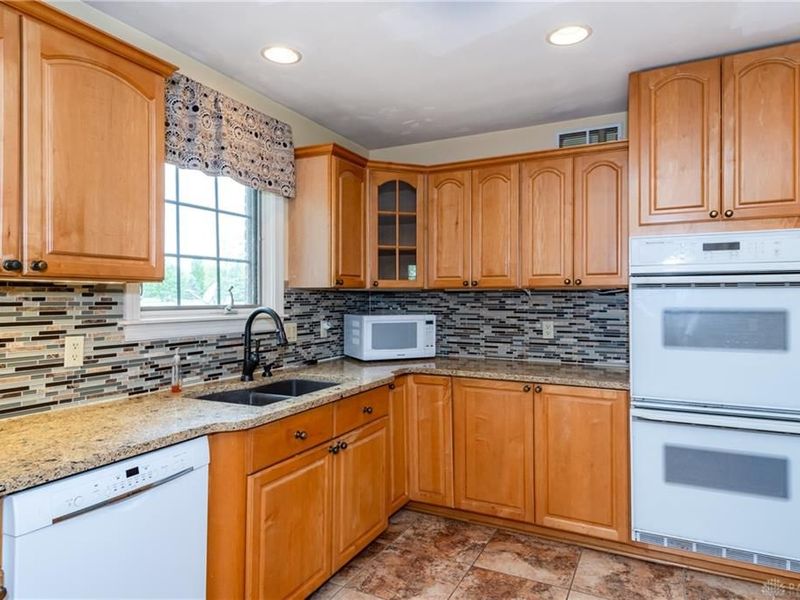9981 Ridge Acres Lane, Union, OH 45322 Photo 16