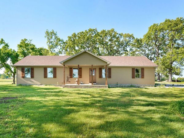 18519 Farm Road 2000 , Aurora, MO 65605
