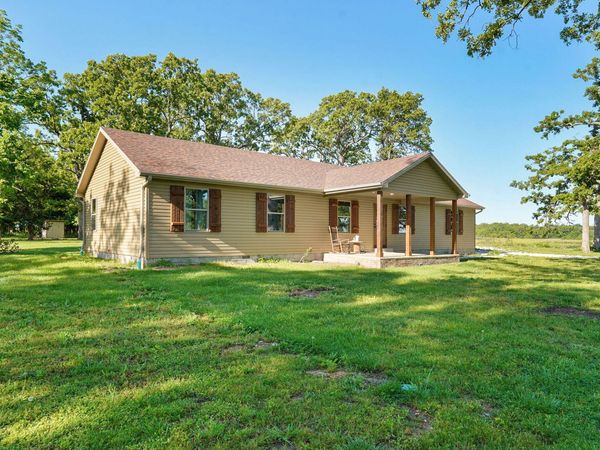 18519 Farm Road 2000, Aurora, MO 65605