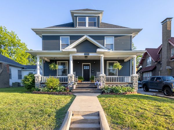 120 W Locust Street, Aurora, MO 65605