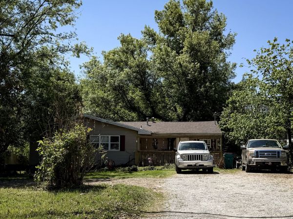 2750 W Nichols Street , Springfield, MO 65803
