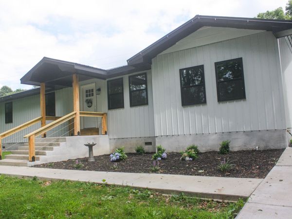 1526 Ozark Road , Crane, MO 65633