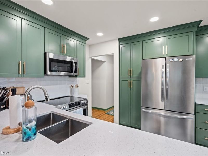 24917 Electric Drive, Bay Village, OH 44140 Photo 13