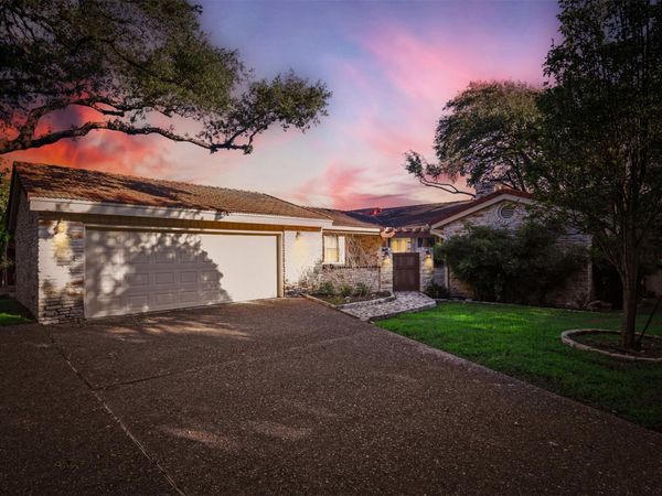 208 Crescent BLF, Lakeway, TX 78734