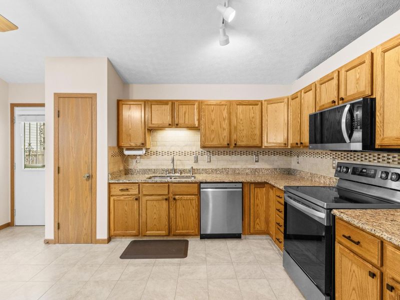 1139 Rendezvous Lane, Columbus, OH 43207 Photo 13