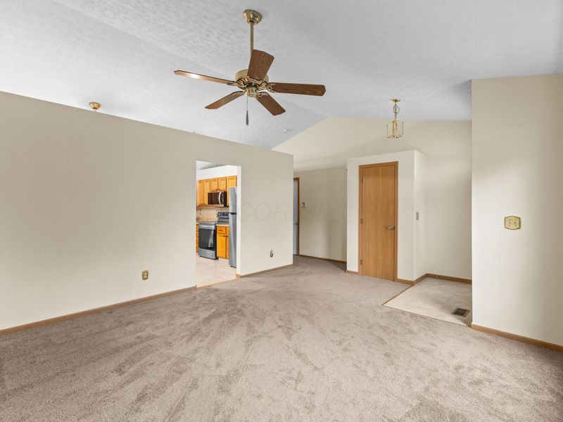 1139 Rendezvous Lane, Columbus, OH 43207 Photo 9