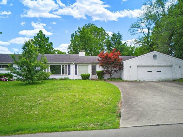 911 Lakeside Drive, Springfield Twp., OH 45231