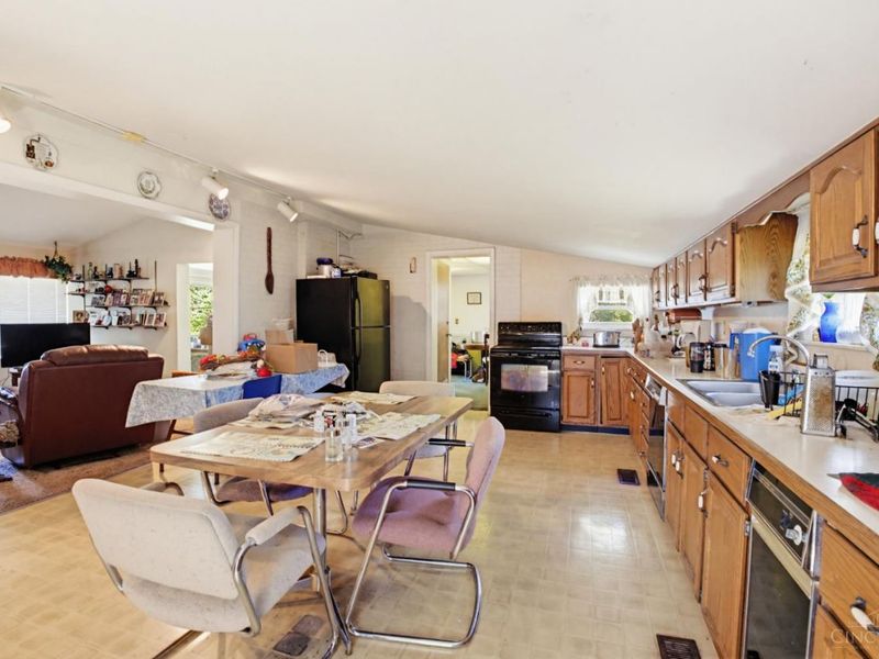 911 Lakeside Drive, Springfield Twp., OH 45231 Photo 14