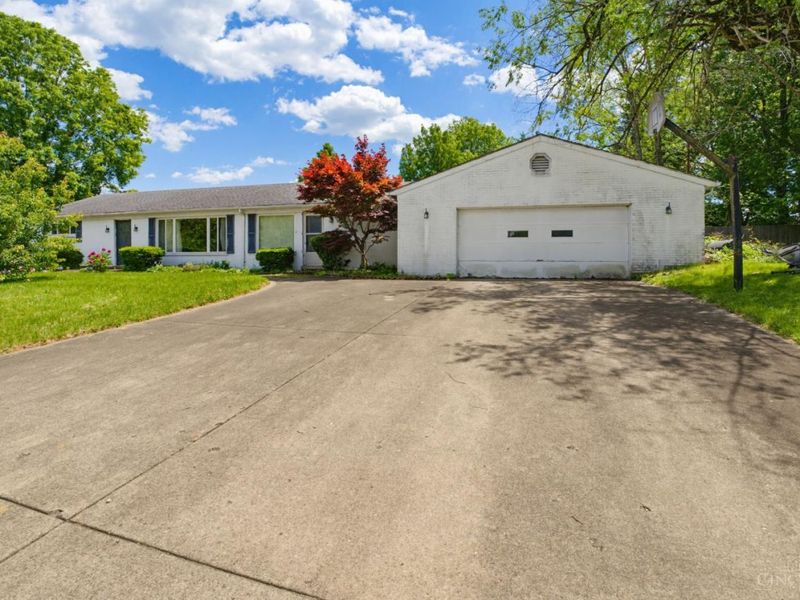 911 Lakeside Drive, Springfield Twp., OH 45231 Photo 5
