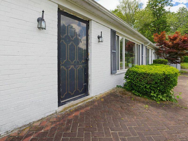 911 Lakeside Drive, Springfield Twp., OH 45231 Photo 7