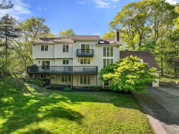 9 Arrowhead Ln, Franklin, MA 02038
