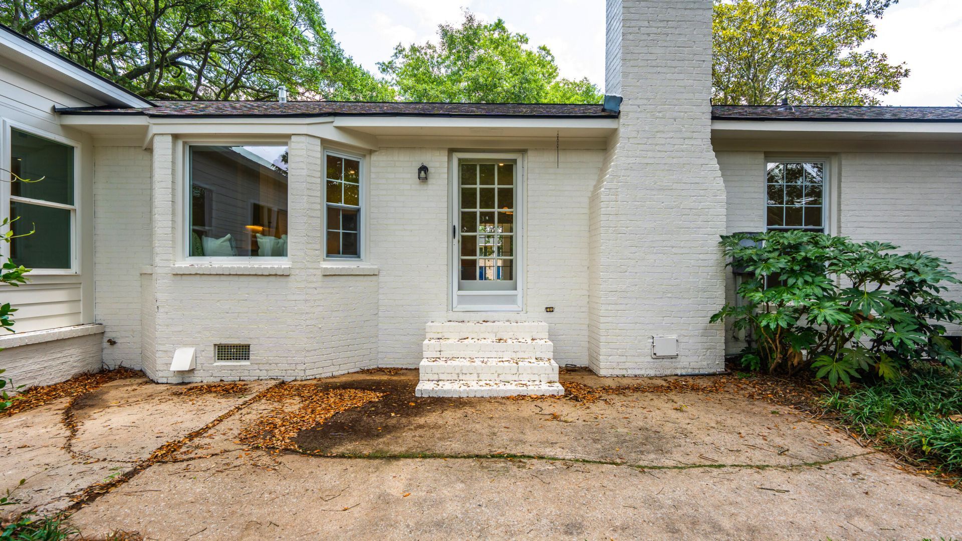 1389 Parkshore Drive Photo 7