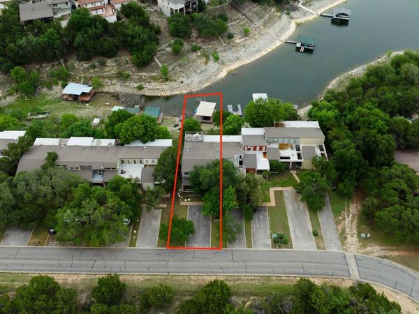 537 Venture BLVD S, Point Venture, TX 78645