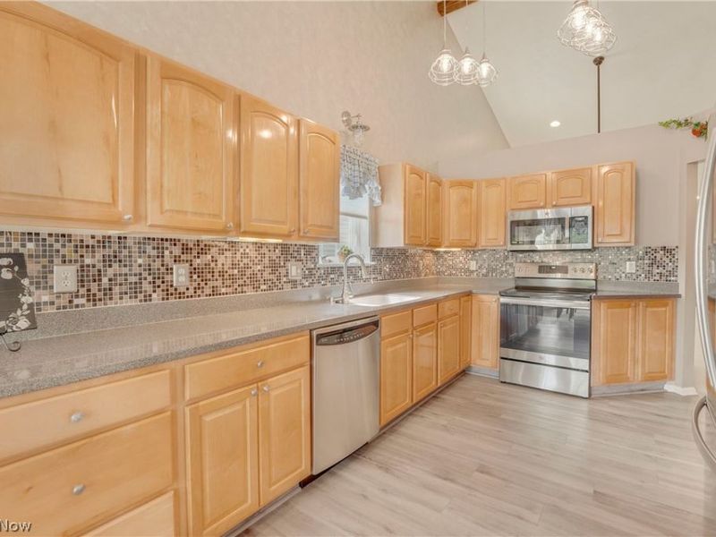9278 Clark Circle, Twinsburg, OH 44087 Photo 11
