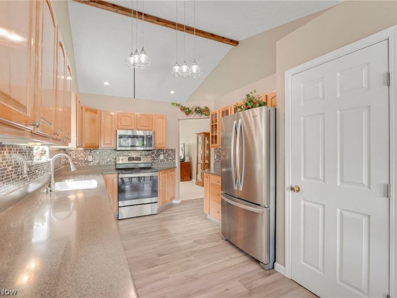 9278 Clark Circle, Twinsburg, OH 44087 Photo 14