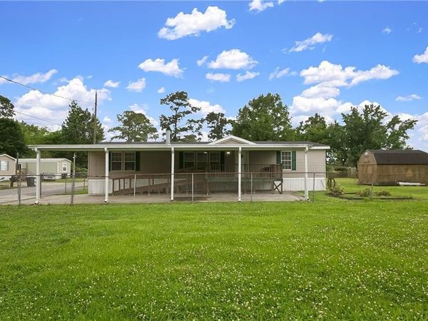1904 DEBORAH Drive, St Bernard, LA 70085