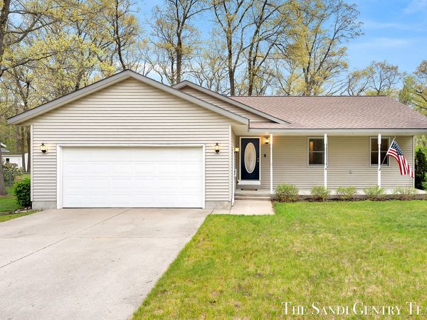2240 Monica Lane, Muskegon, MI 49442