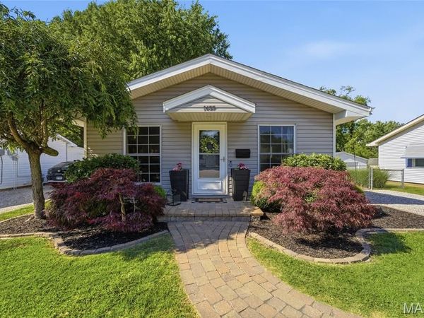 1455 Ladd Avenue, Edwardsville, IL 62025
