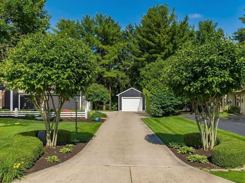 7594 Norham Road, Columbus, OH 43235 Photo 4