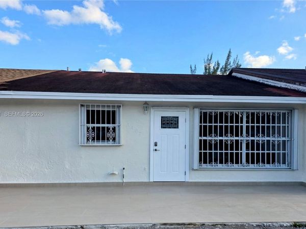 4467 NW 185th St , Miami Gardens, FL 33055