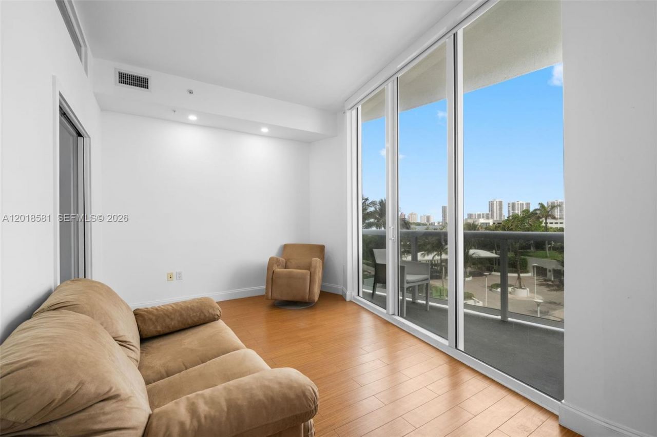 18101 Collins Ave , Unit 606, Sunny Isles Beach, FL 33160 Photo