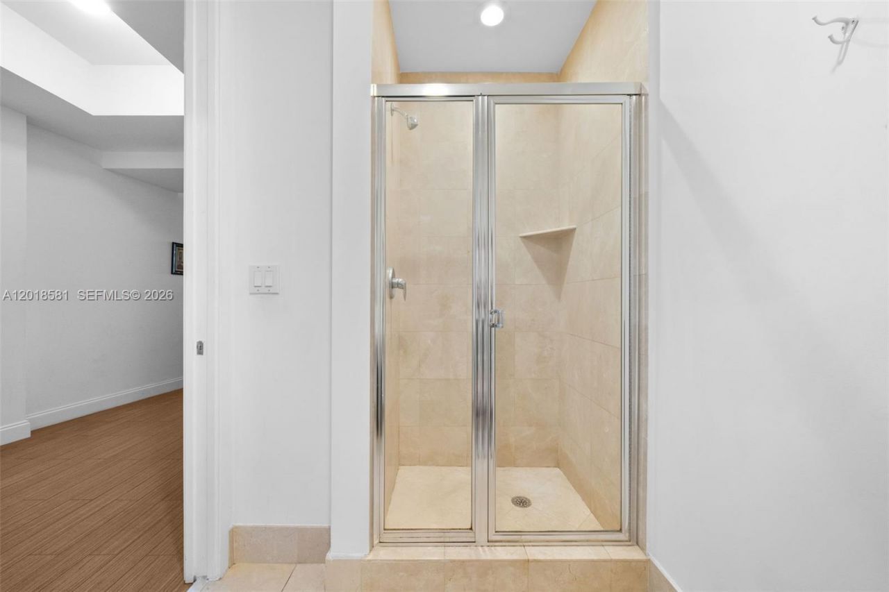 18101 Collins Ave , Unit 606, Sunny Isles Beach, FL 33160 Photo