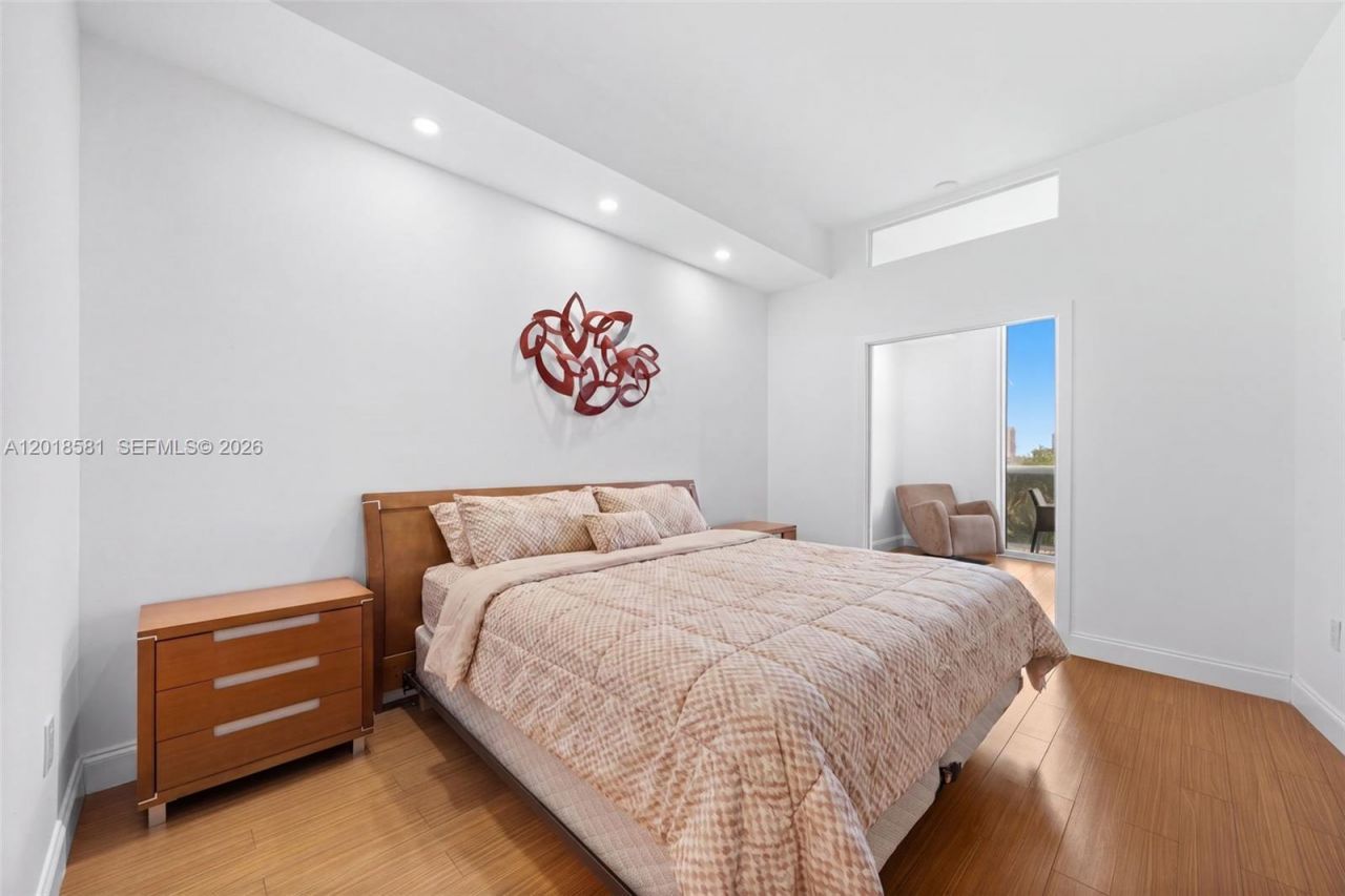 18101 Collins Ave , Unit 606, Sunny Isles Beach, FL 33160 Photo